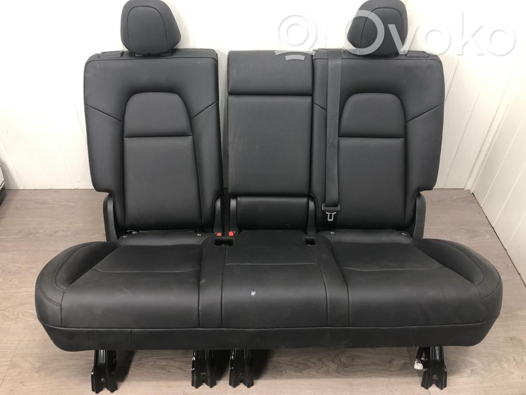 Tesla Model Y Fotel tylny 