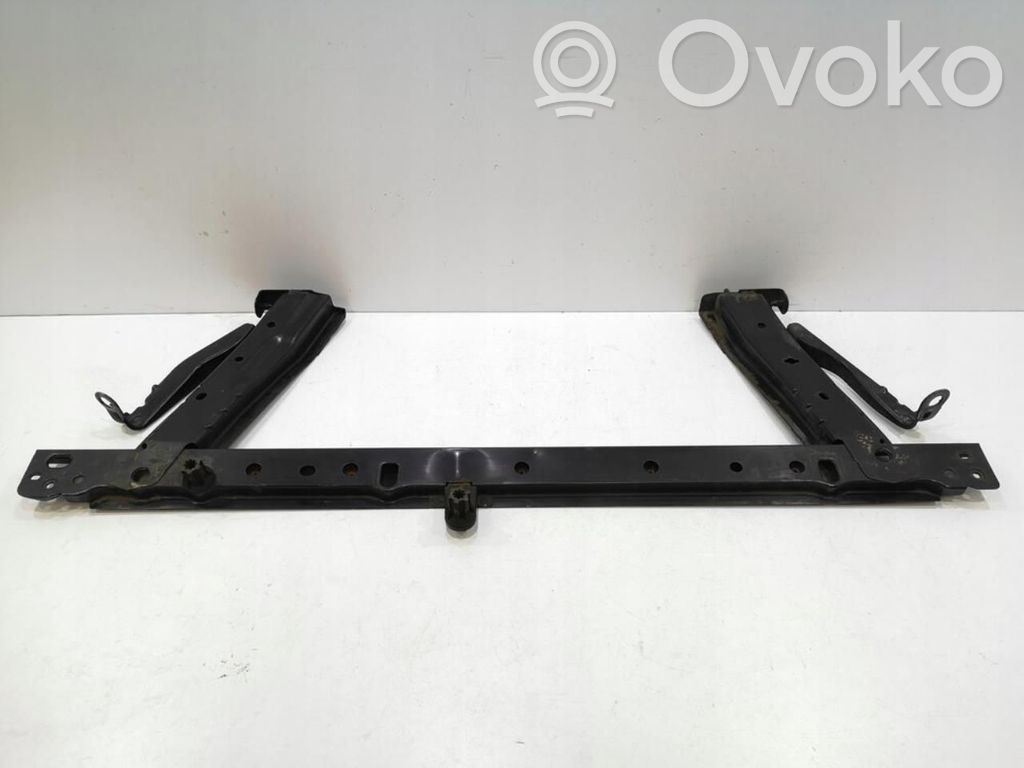 Renault Clio III Sottotelaio anteriore 