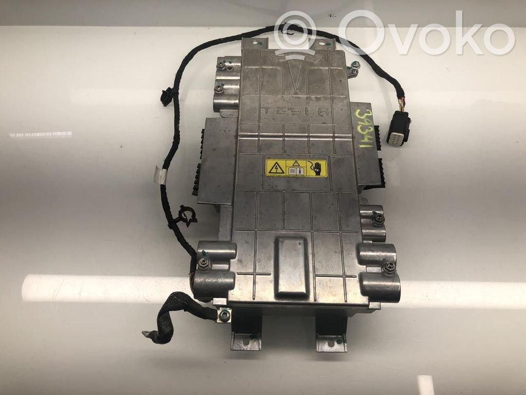 Tesla Model S Skrzynka przyłączeniowa wysokiego napięcia 
