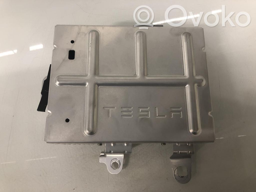Tesla Model Y Garso stiprintuvas 