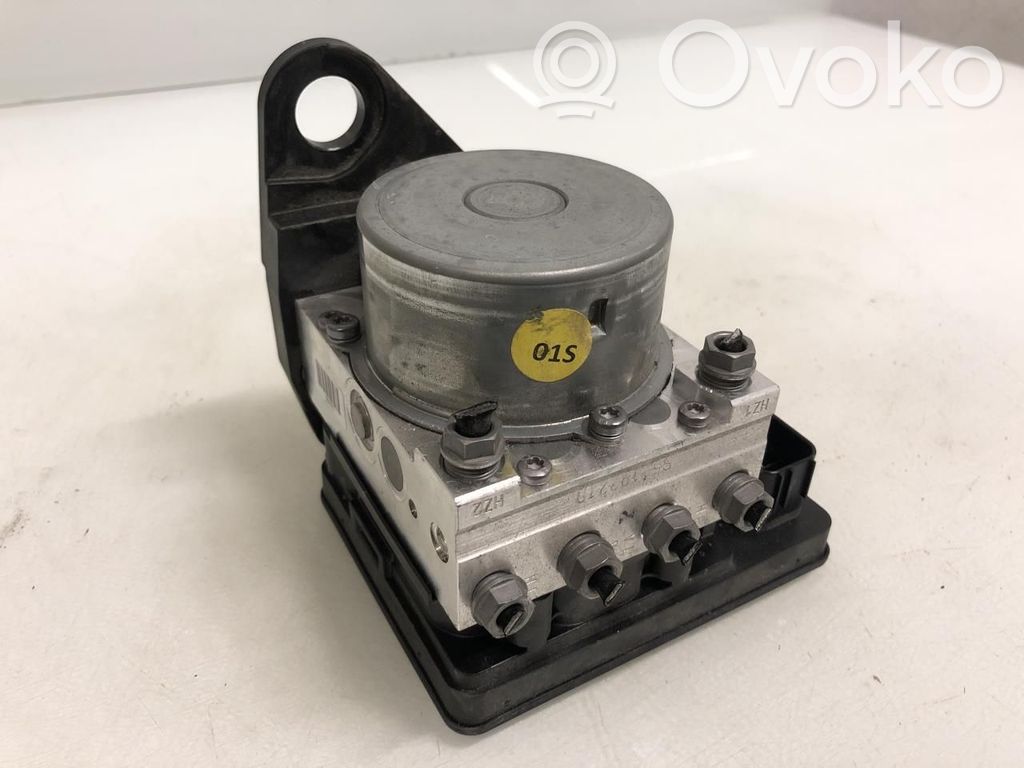 Audi Q4 e-tron ABS-pumppu 