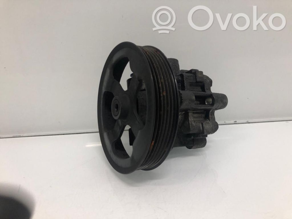 Mitsubishi Outlander Ohjaustehostimen pumppu 