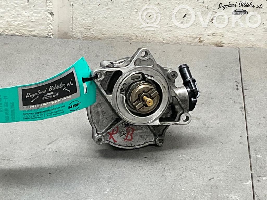 Audi A6 S6 C5 4B Pompă vacuum 