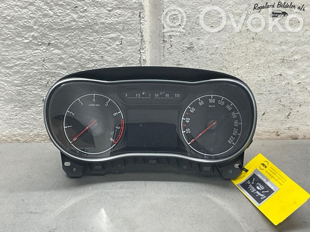 Opel Corsa E Speedometer (instrument cluster) 