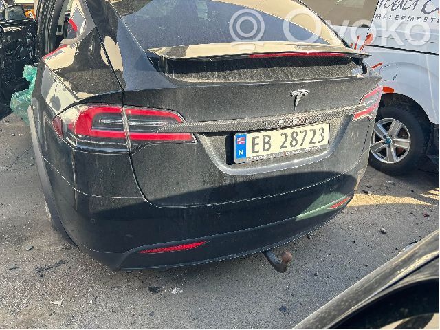 Tesla Model X Bamperis 