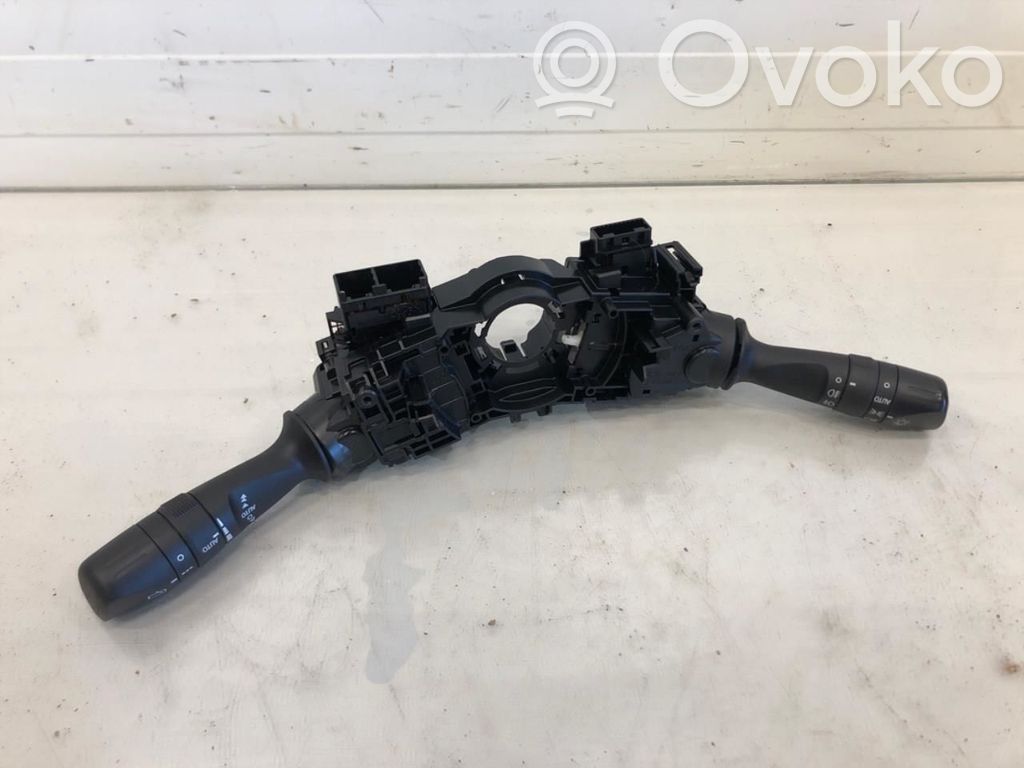 Toyota RAV 4 (XA40) Interruptor de control multifunción 
