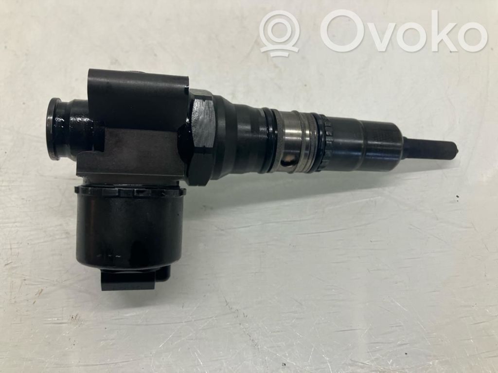 Inyector de combustible   MN980235,MN980235