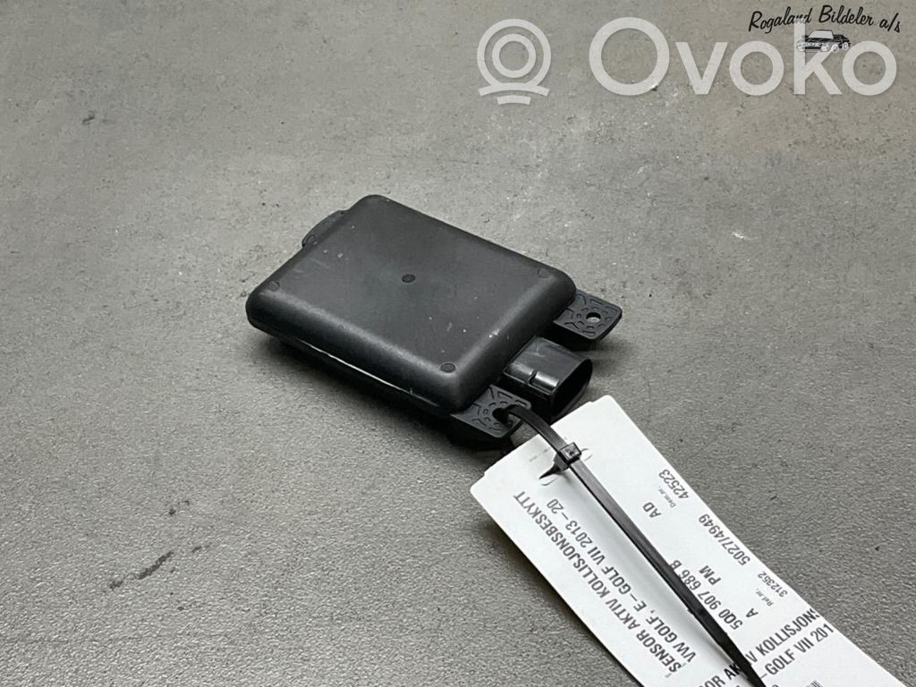 Distronic-anturi, tutka   5Q0907686B,5Q0907686B,5Q0907686B,5Q0907686B