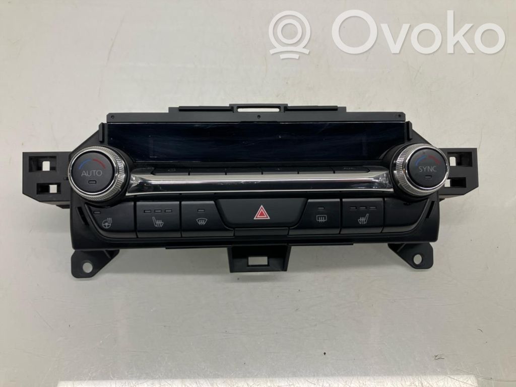 Mazda CX-30 Console centrale, commande chauffage/clim 