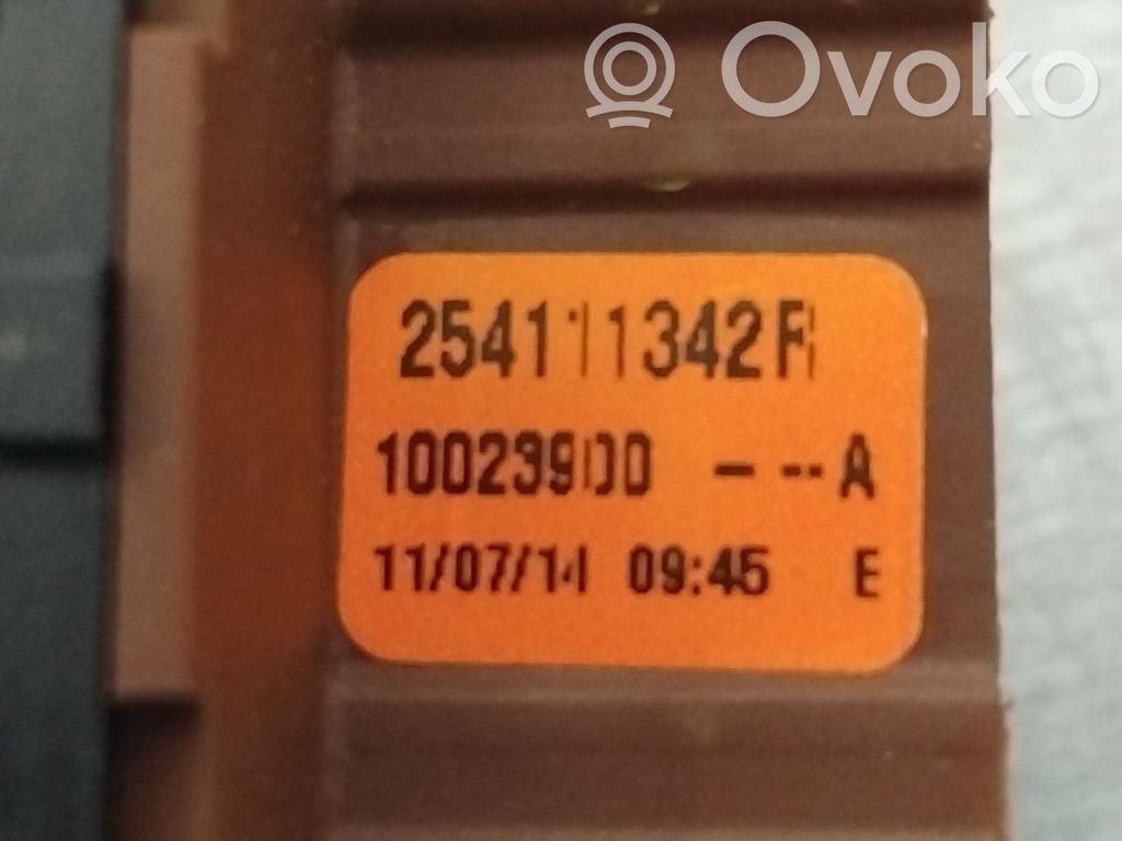 Dacia Duster Interrupteur commade lève-vitre 