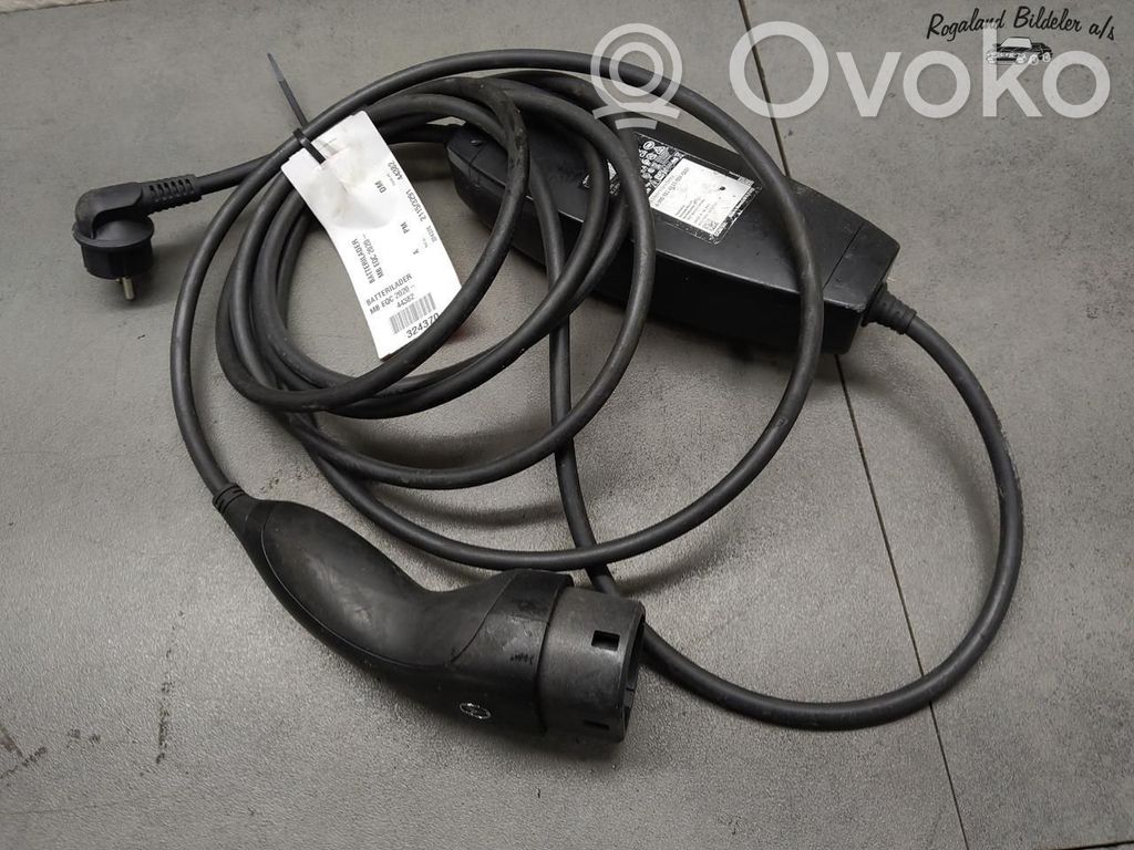 Mercedes-Benz EQC Electric car charging cable 