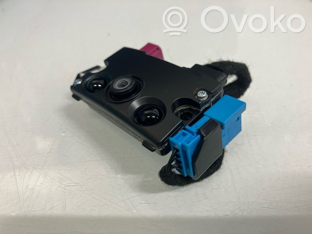 Tesla Model Y Windshield/windscreen camera 