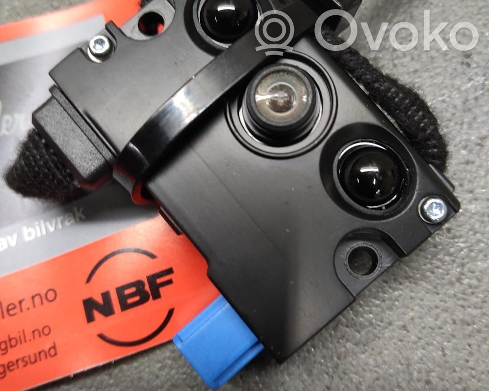 Tesla Model Y Windshield/windscreen camera 