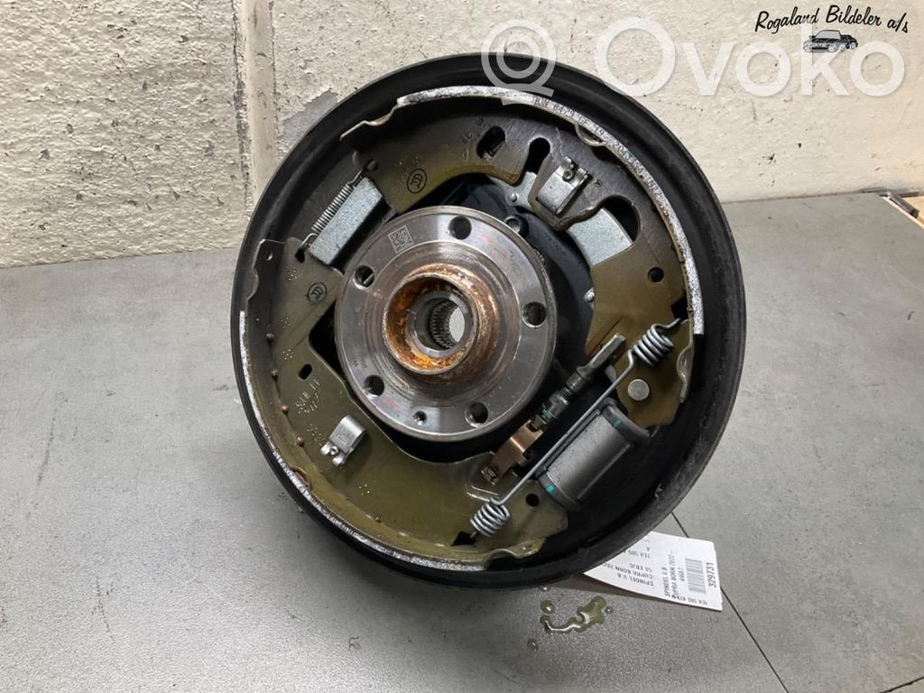 Cupra Born Fuso a snodo con mozzo ruota posteriore
