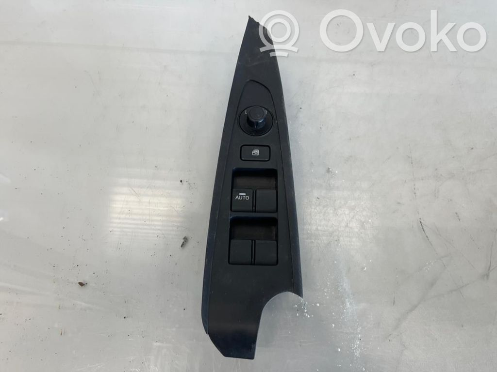 Mazda 2 Electric window control switch 