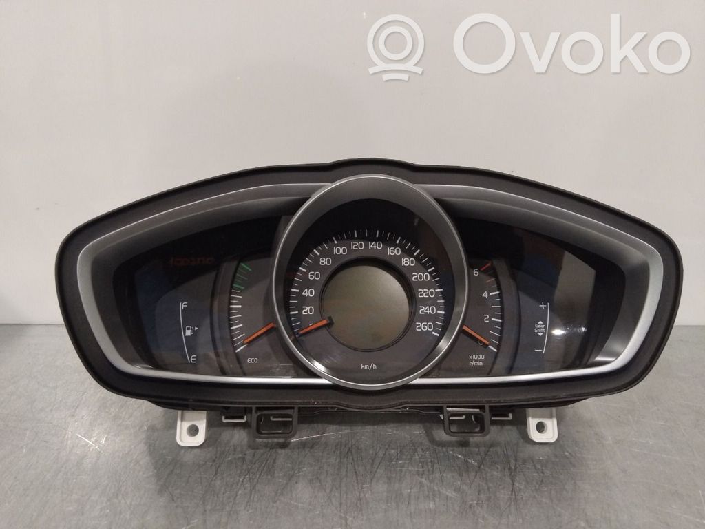 Volvo V40 Speedometer (instrument cluster) 