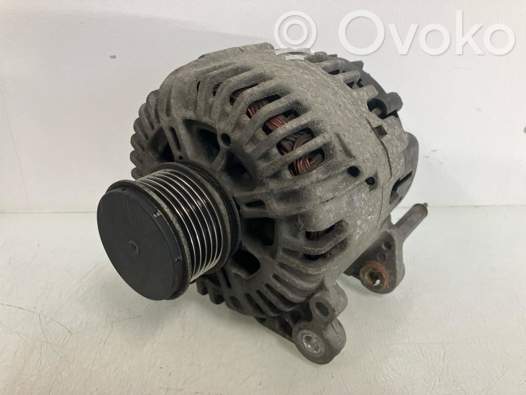 Volkswagen Touran I Generatore/alternatore 