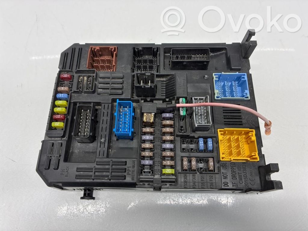 Opel Mokka B Juego de caja de fusibles 