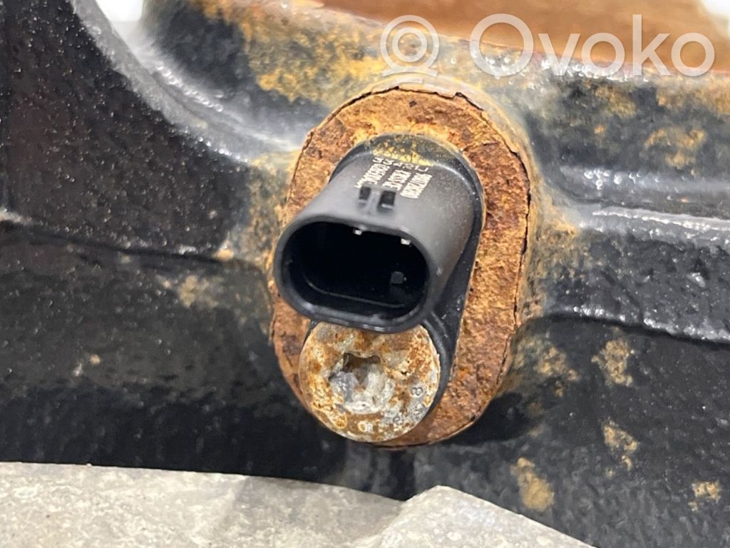 Opel Combo E Zwrotnica koła przedniego 