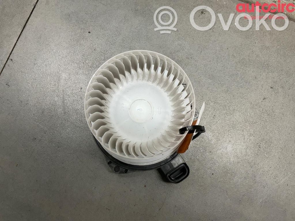 Toyota RAV 4 (XA50) Ventilator aerotermă 