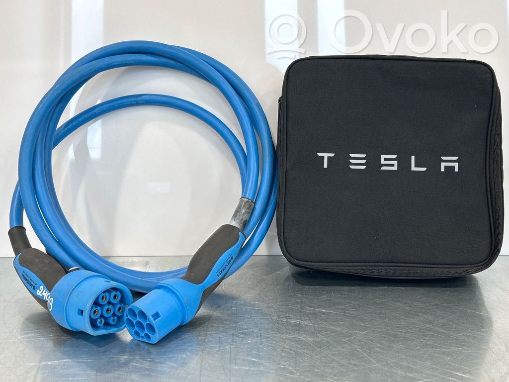 Tesla Model 3 Ładowarka do akumulatora 
