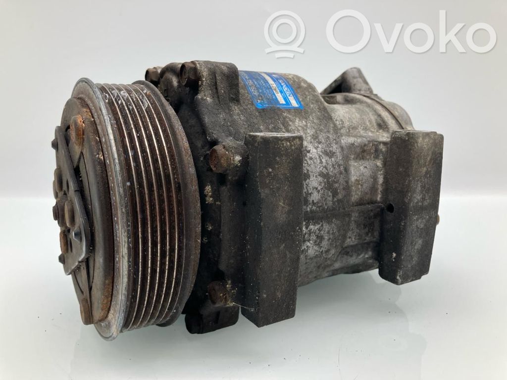 Volvo V50 Air conditioning (A/C) compressor (pump) 