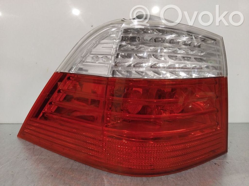 BMW 5 E60 E61 Aizmugurējais lukturis virsbūvē 