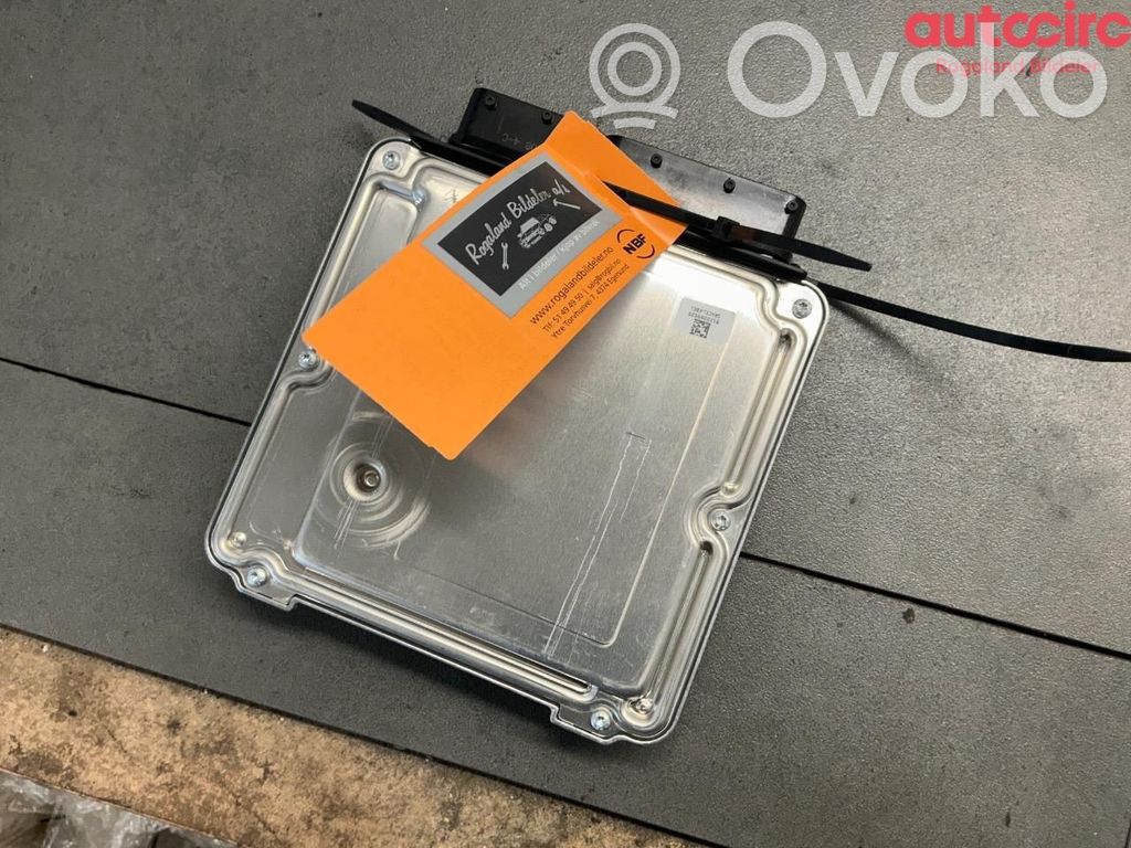 Volkswagen Transporter - Caravelle T5 Unité de commande, module ECU de moteur 