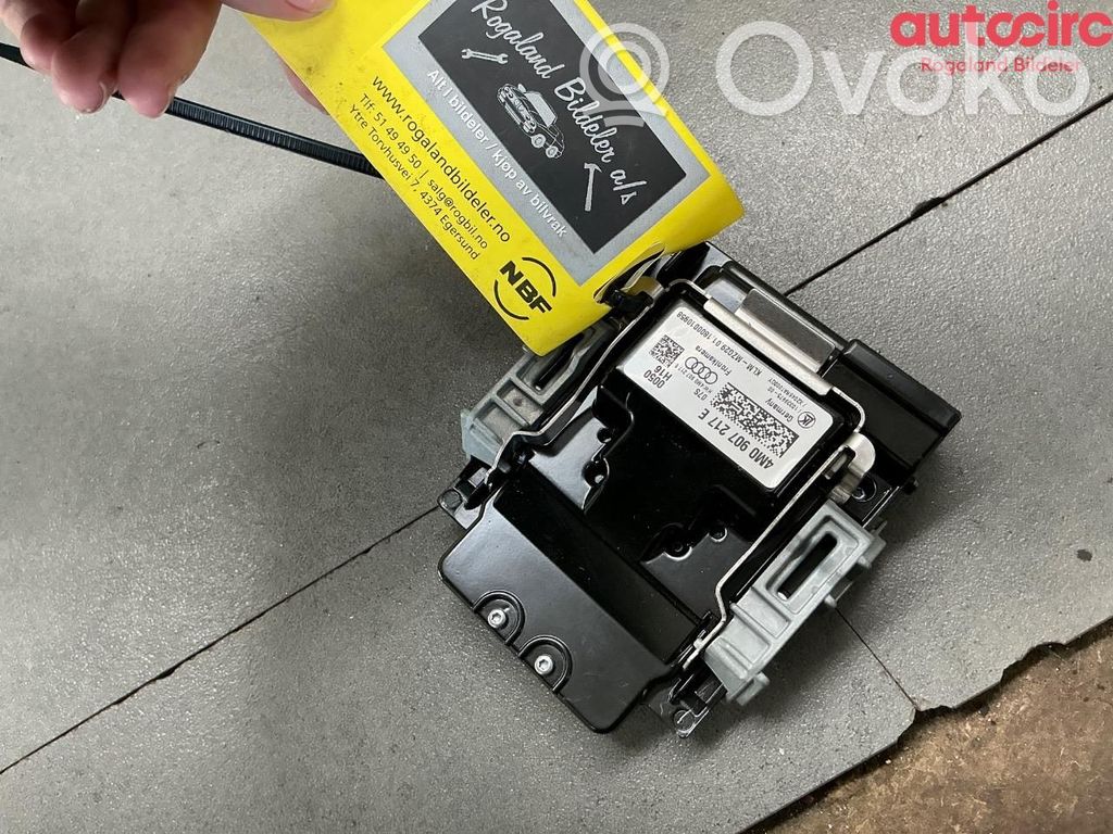 Audi Q7 4M Windshield/windscreen camera 