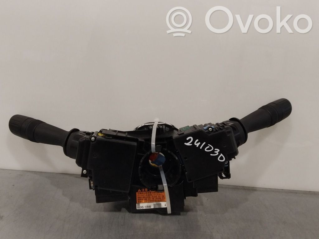 Toyota RAV 4 (XA40) Otros interruptores/perillas/selectores