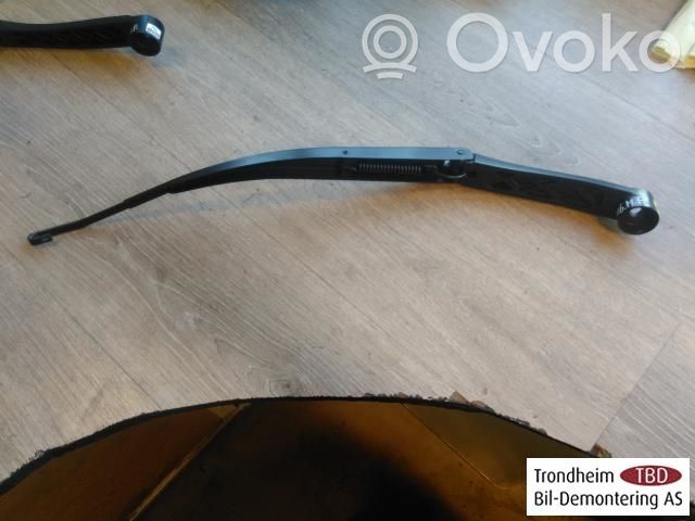 KIA Soul Brazo del limpiaparabrisas delantero 