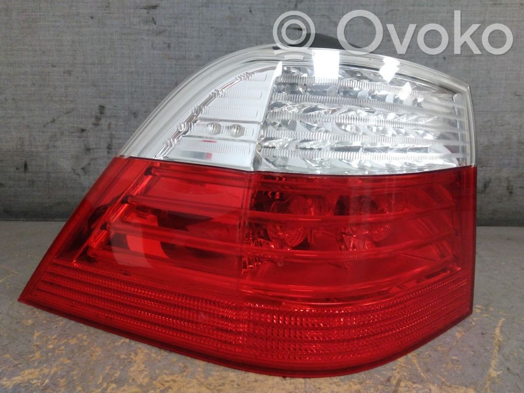 BMW 5 E60 E61 Aizmugurējais lukturis virsbūvē 