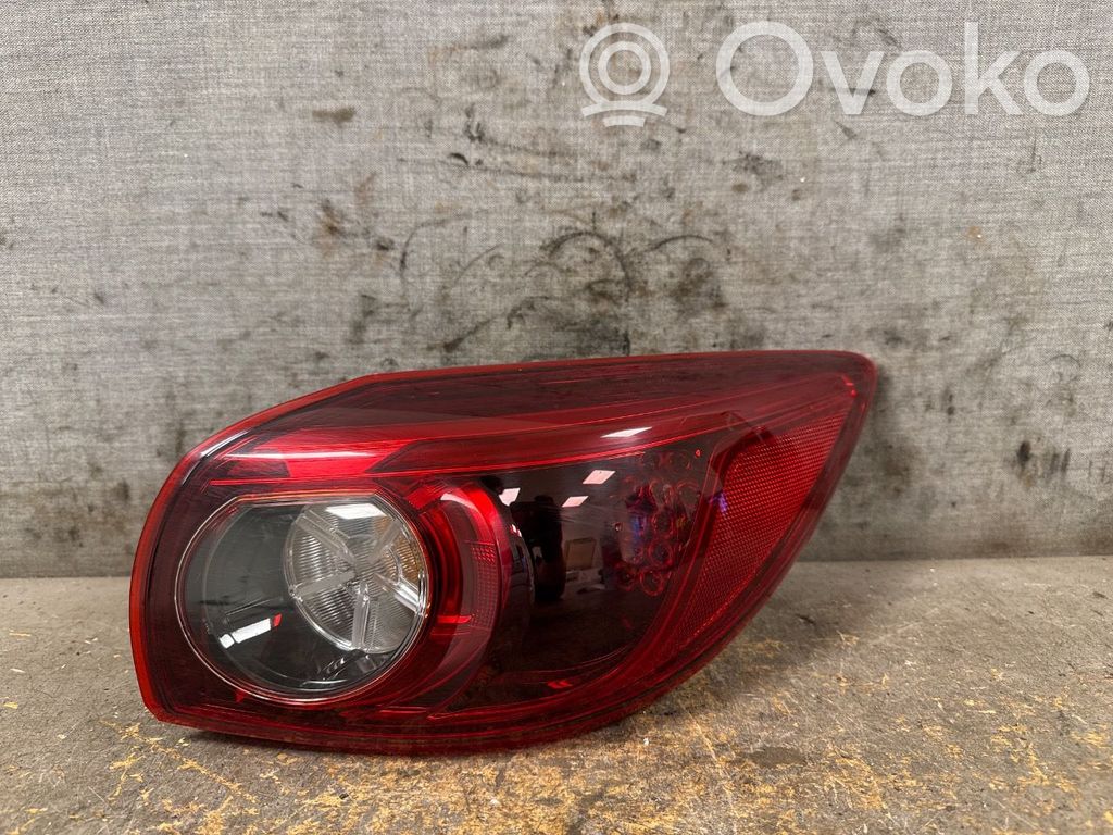Mazda 3 III Luz trasera/de freno 