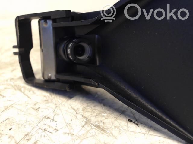 BMW 5 F10 F11 Supporto anteriore per il sensore di parcheggio (PDC) 