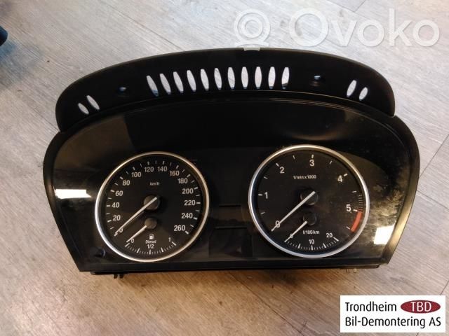 BMW 5 E60 E61 Nopeusmittari (mittaristo) 