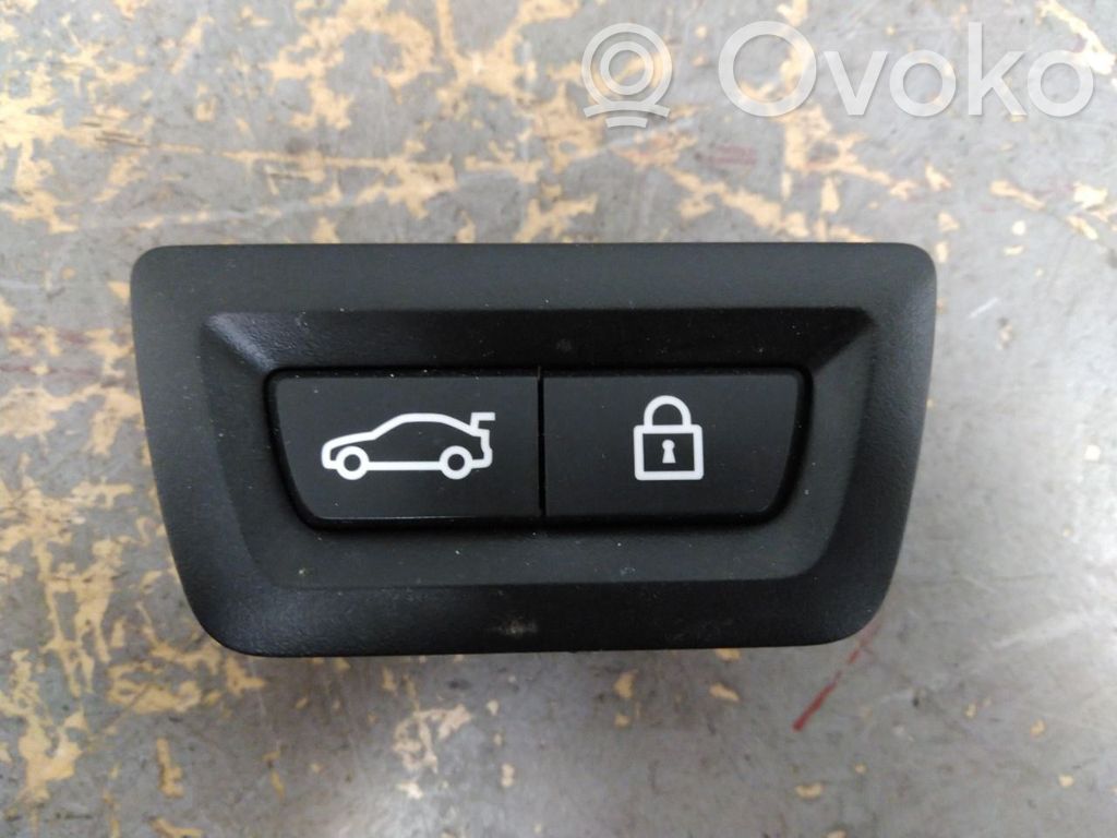 BMW X3 G01 Tailgate opening switch 