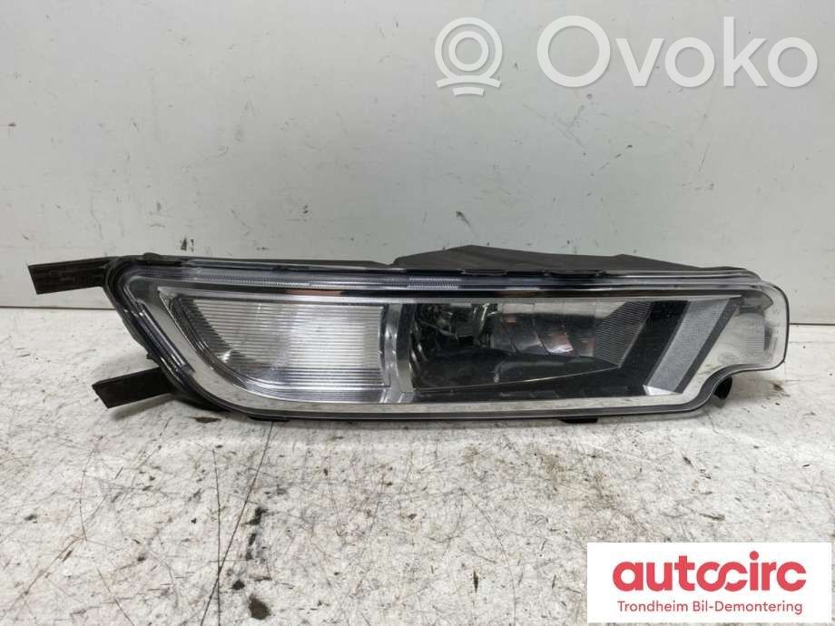 Volkswagen PASSAT B8 Etusumuvalo 