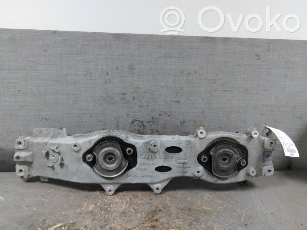 Volkswagen e-Golf Engine mount bracket 