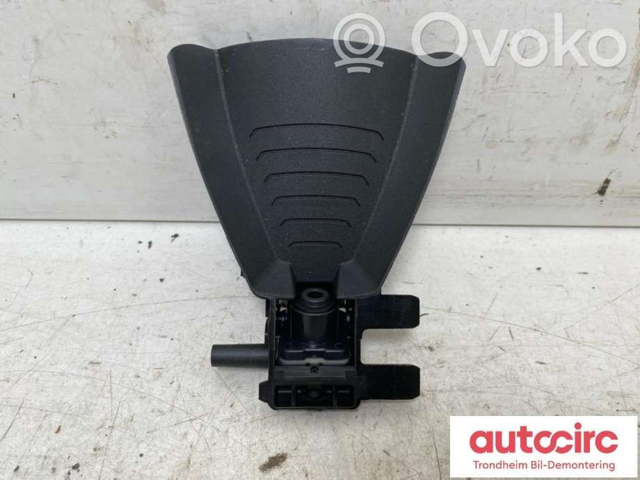 BMW 2 F45 Uchwyt przedniego czujnika parkowania PDC 