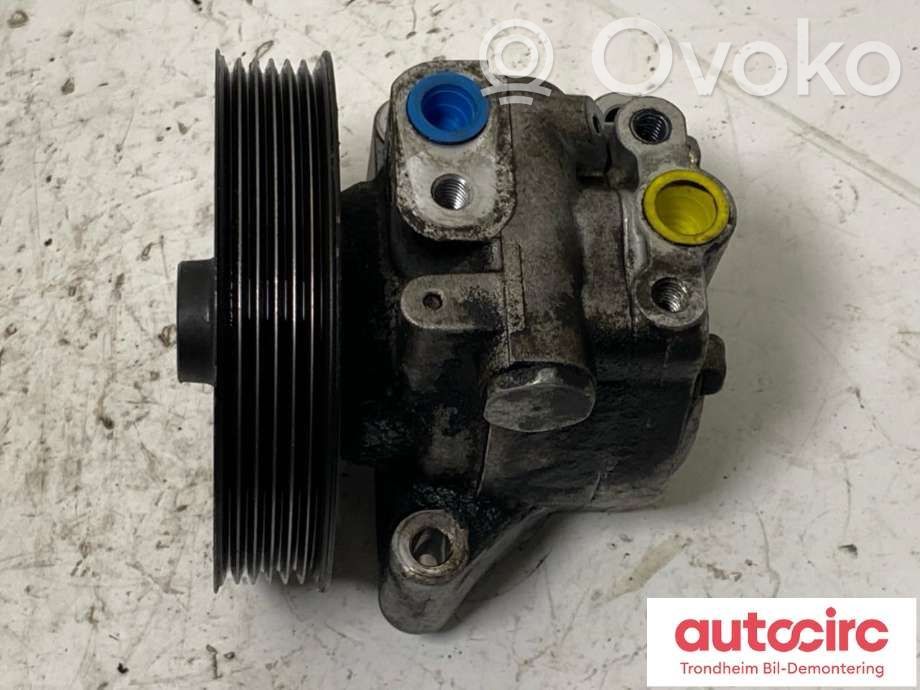 Volvo V70 Ohjaustehostimen pumppu 