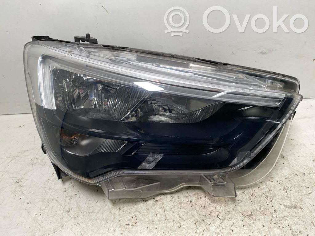 Opel Combo E Priekinis žibintas 