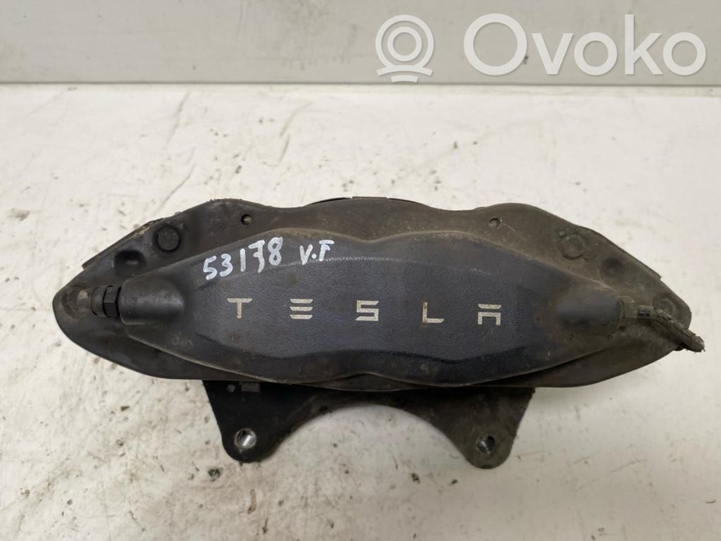 Tesla Model S Etujarrusatula 