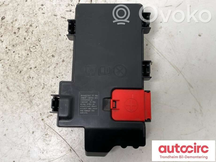 Volvo EX30 Juego de caja de fusibles 