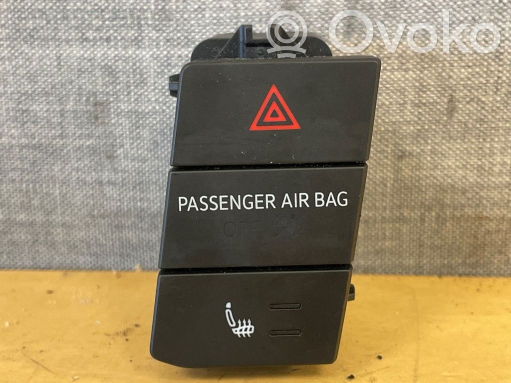 Volkswagen Up Botón interruptor de luz de peligro 