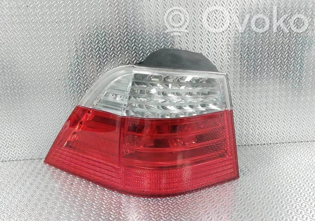BMW 5 E60 E61 Aizmugurējais lukturis virsbūvē 