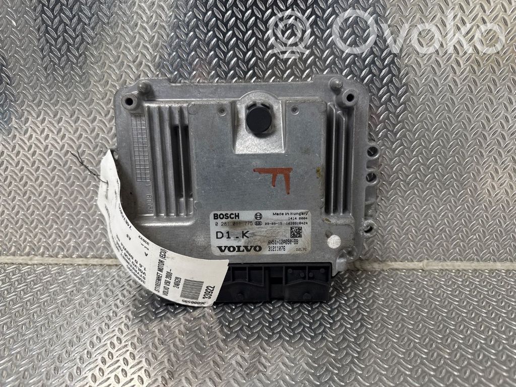 Volvo V50 Engine control unit/module ECU 