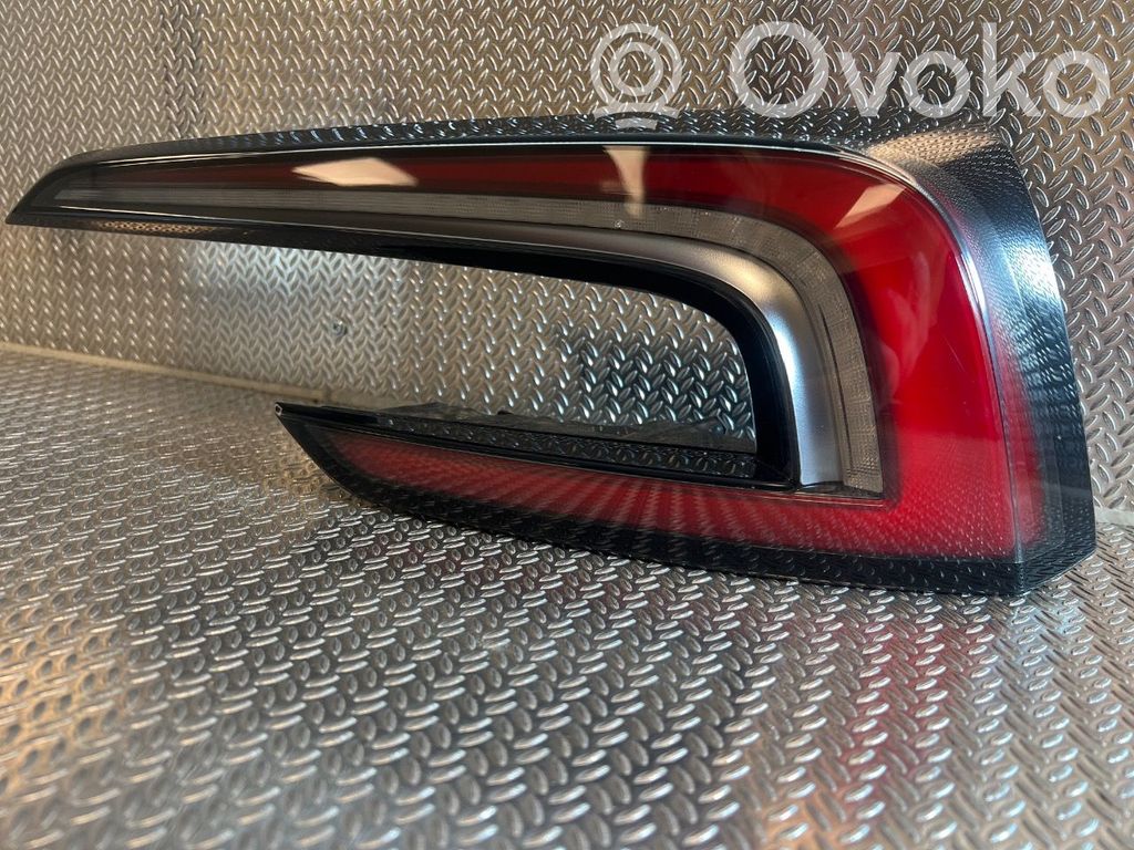 Tesla Model 3 Takavalot 