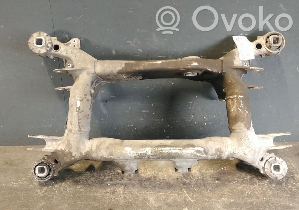 BMW 5 E60 E61 Galinis traversas 
