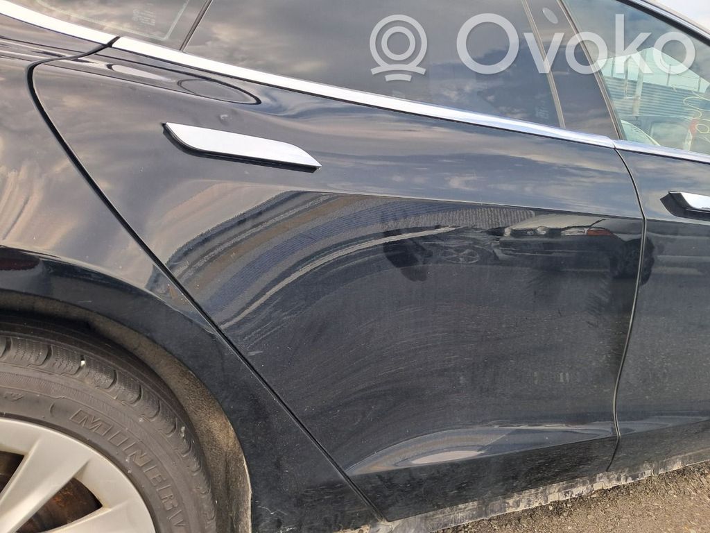 Tesla Model S Galinės durys 