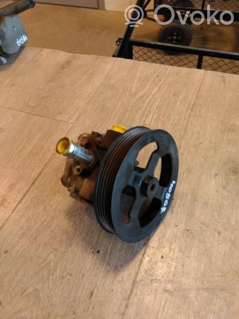 Citroen C-Crosser Ohjaustehostimen pumppu 